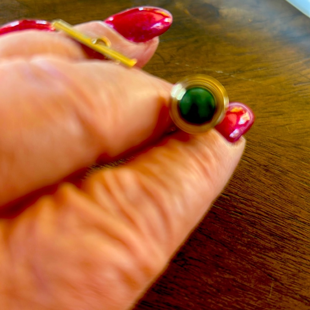 Lamode jade tie tack/vintage